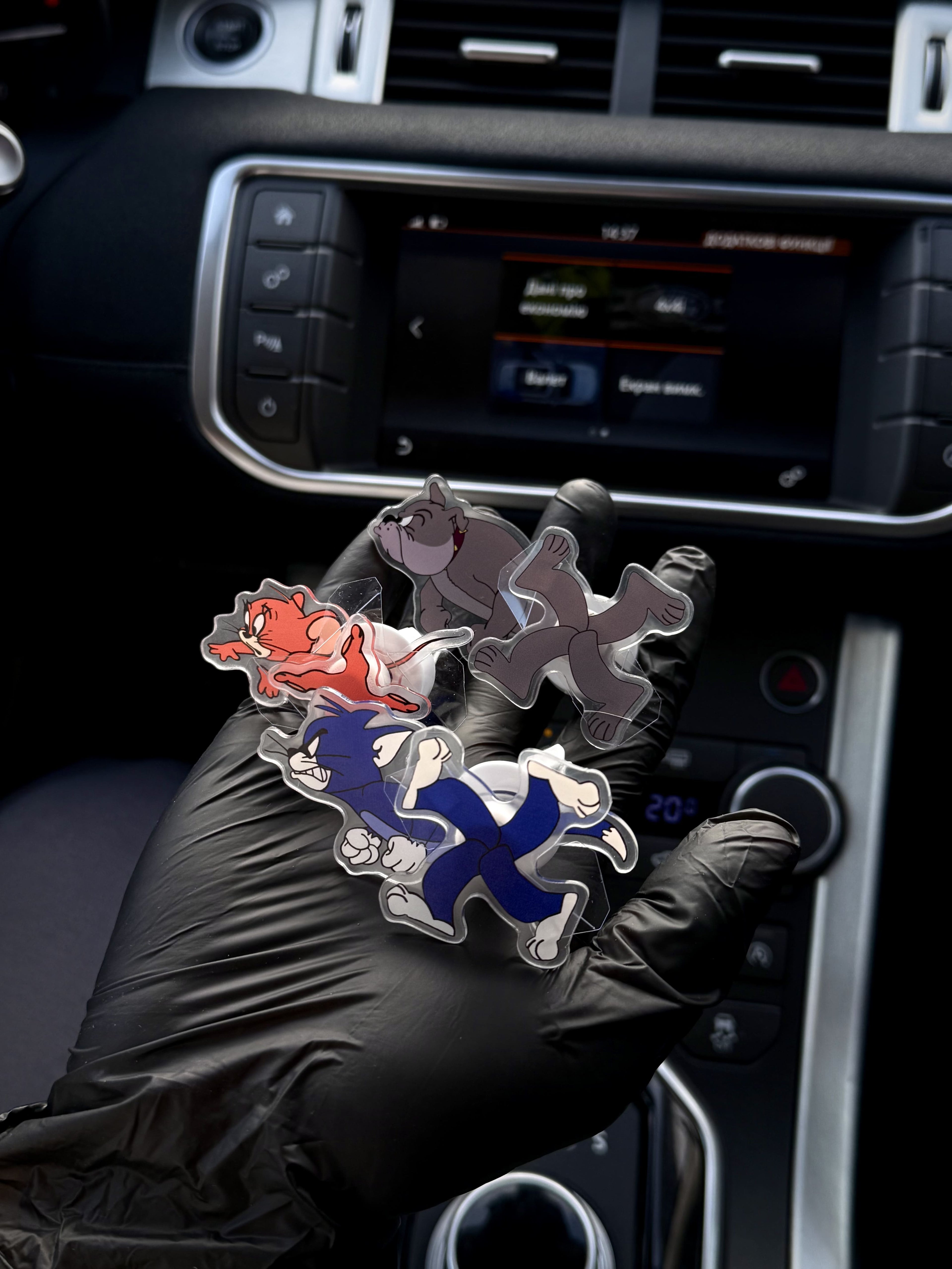 AutoXPrime™ Tom & Jerry Rotating Car Air Vent Decor – Cute Cartoon Accessory